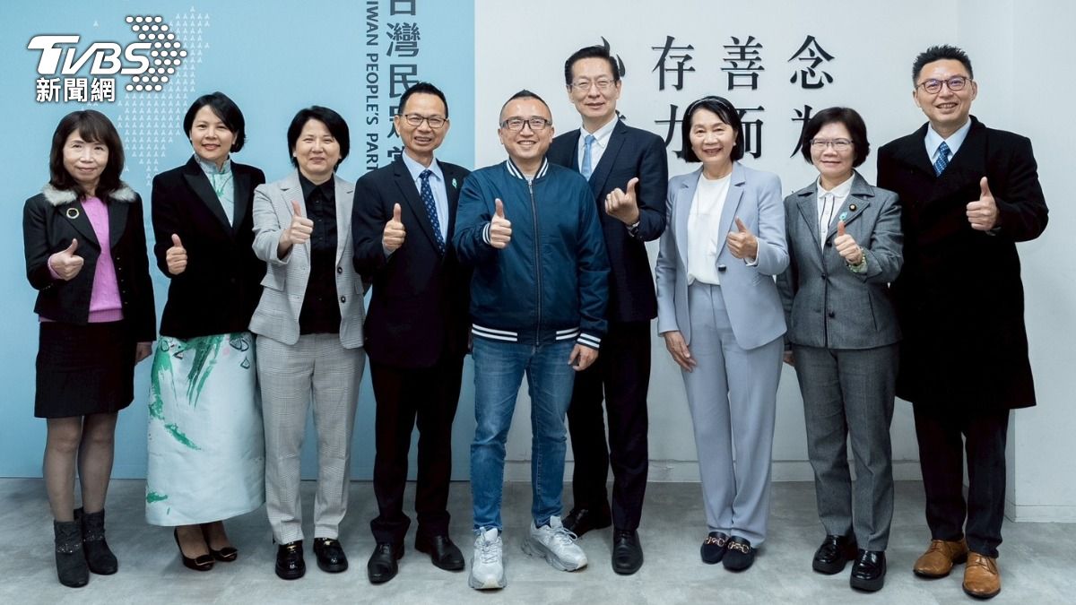 民眾黨準立委赴黨中央開會,為2月3日就職做準備。(圖/TVBS)