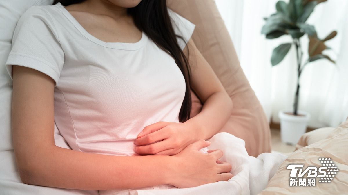 45歲女餓卻吃不下!醫點「胃食道逆流」元兇 3招擺脫反覆發作