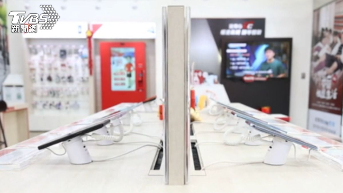 記憶體大漲，恐影響手機銷量。（圖／TVBS）