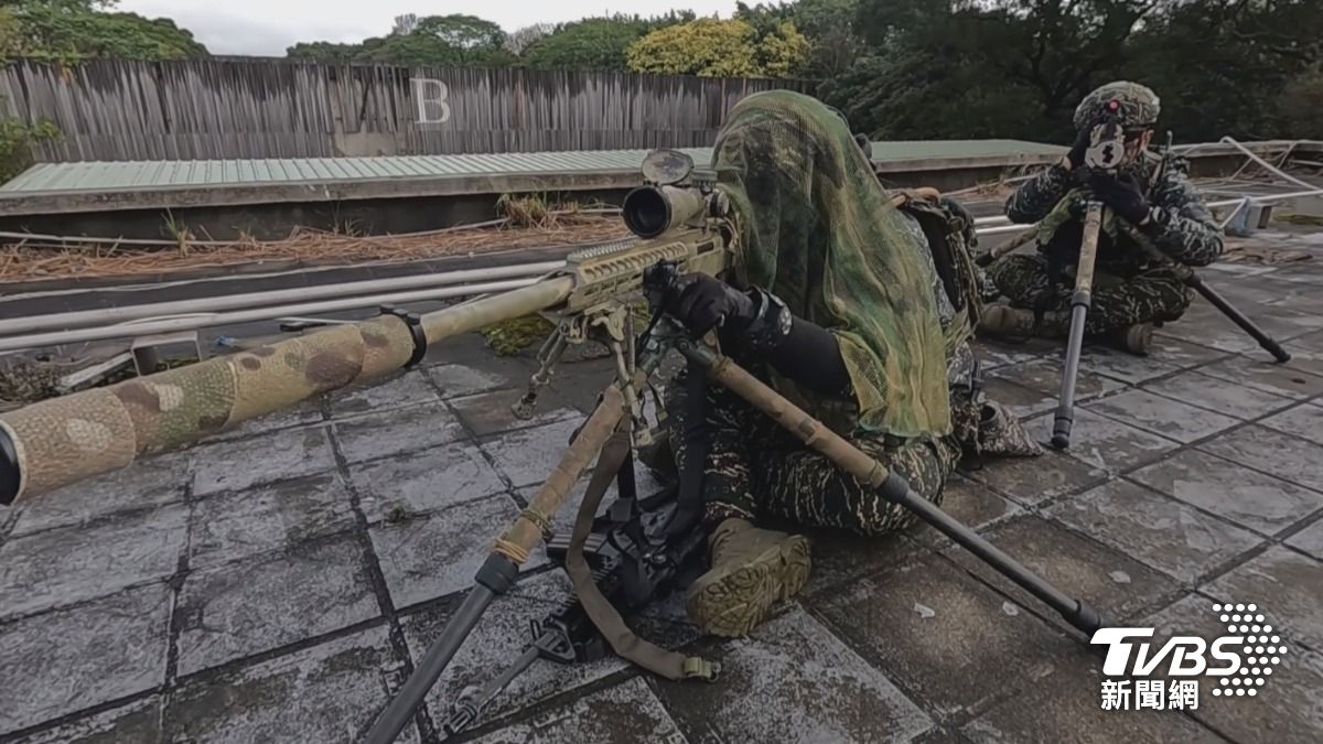 7.62口徑的國造T108輕型狙擊槍，為陸軍特戰與海軍陸戰隊狙擊編組現役武器。(圖／TVBS)