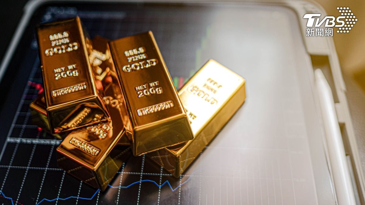 分析師們仍認為金銀牛市行情將繼續，並預計今年將再創新高、上看每盎司6300美元大關。（示意圖／達志影像shutterstock）