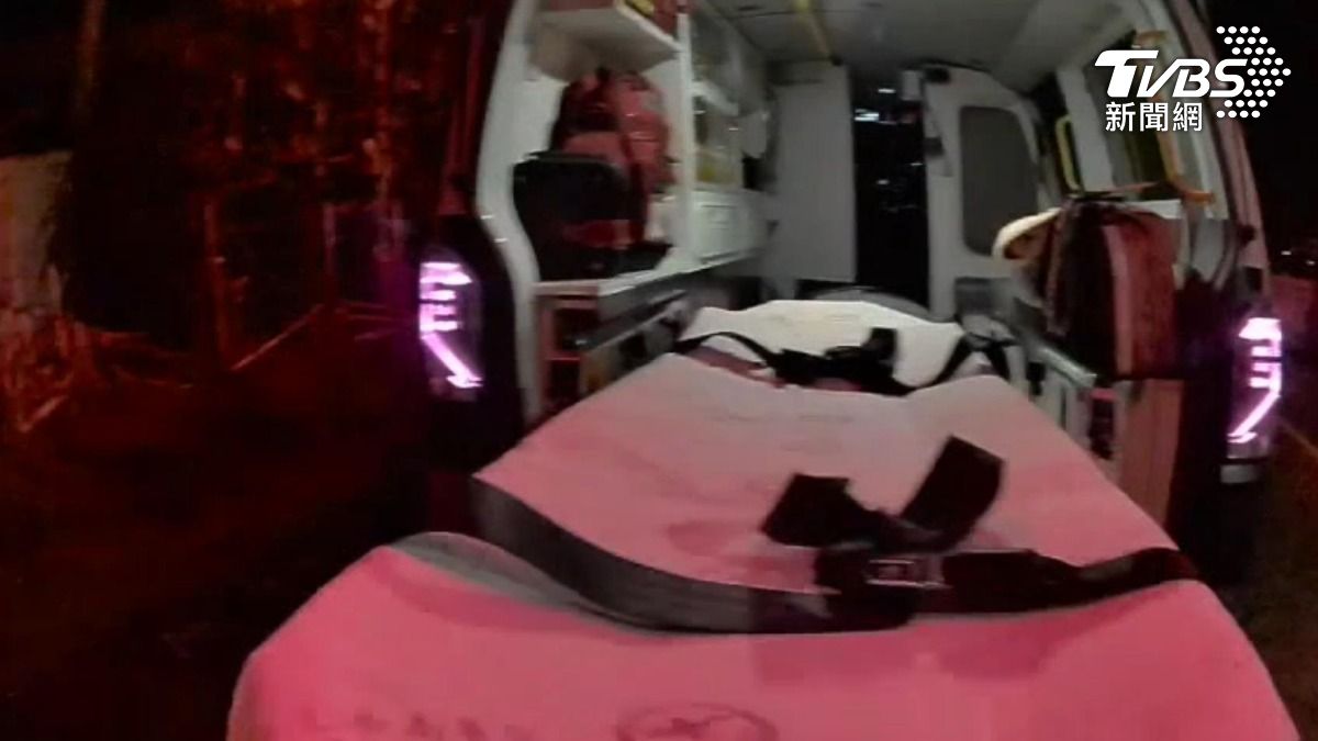 警消獲報趕往現場。(圖/TVBS)