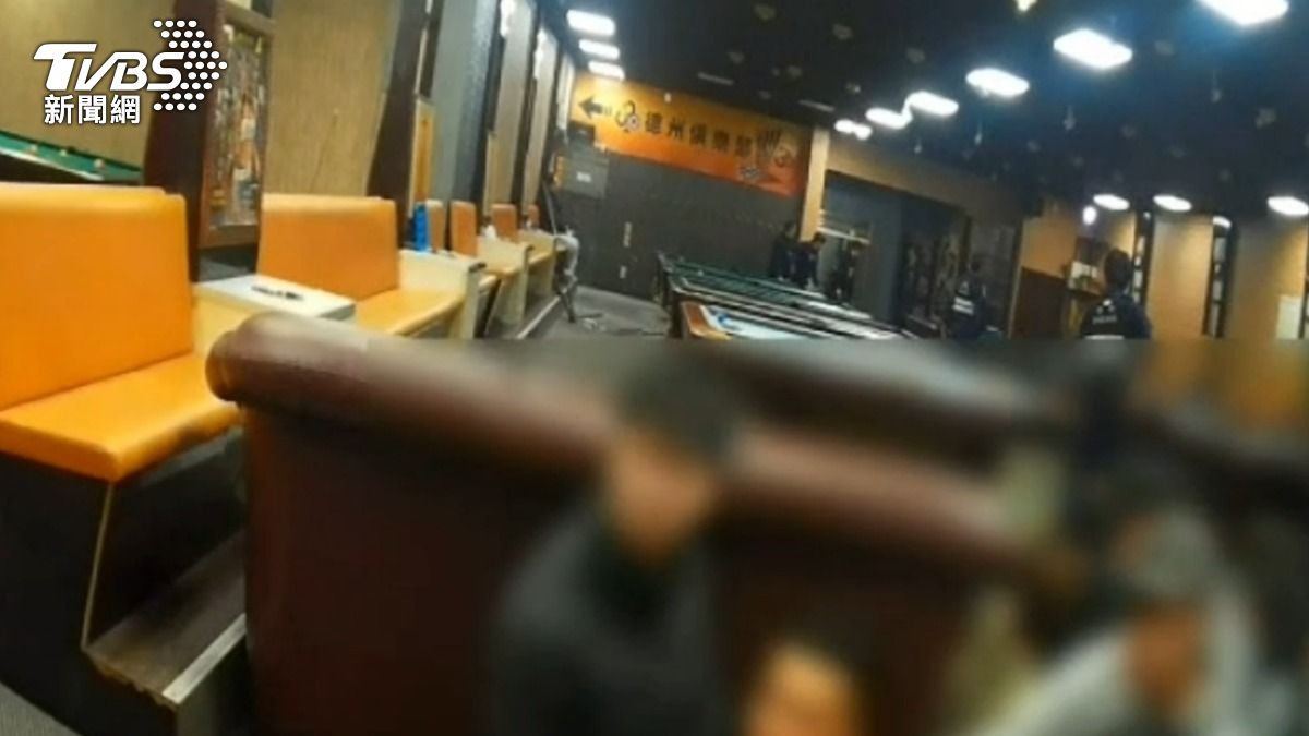 投資產生糾紛,警方將7人帶回。(圖/TVBS)
