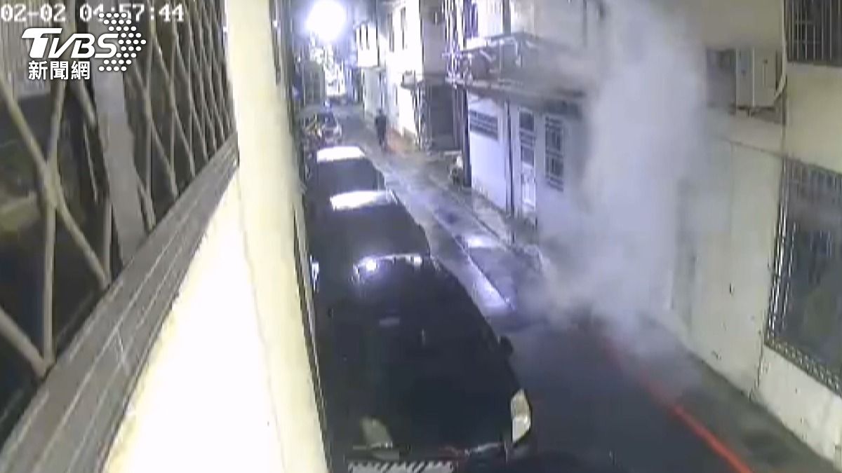 窄巷大量氣體外洩! 黑衣女疑推倒瓦斯桶逃逸