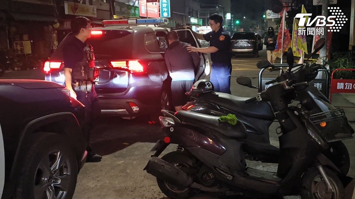 警方到場時雙方均已離開現場，目前已擴大調閱監視器畫面，全案正積極偵辦中。（圖／TVBS）