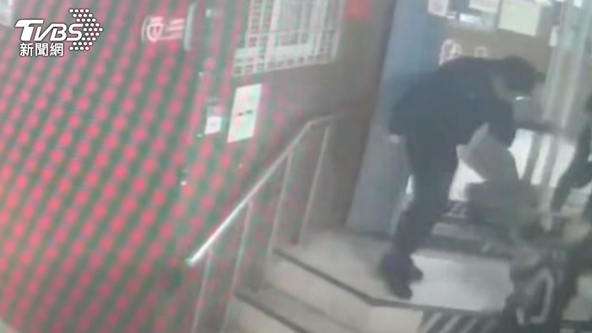 台南隨機殺人-足療刀-台南-金華派出所-隨機殺人-台南-隨機殺人-台南隨機-台南殺人