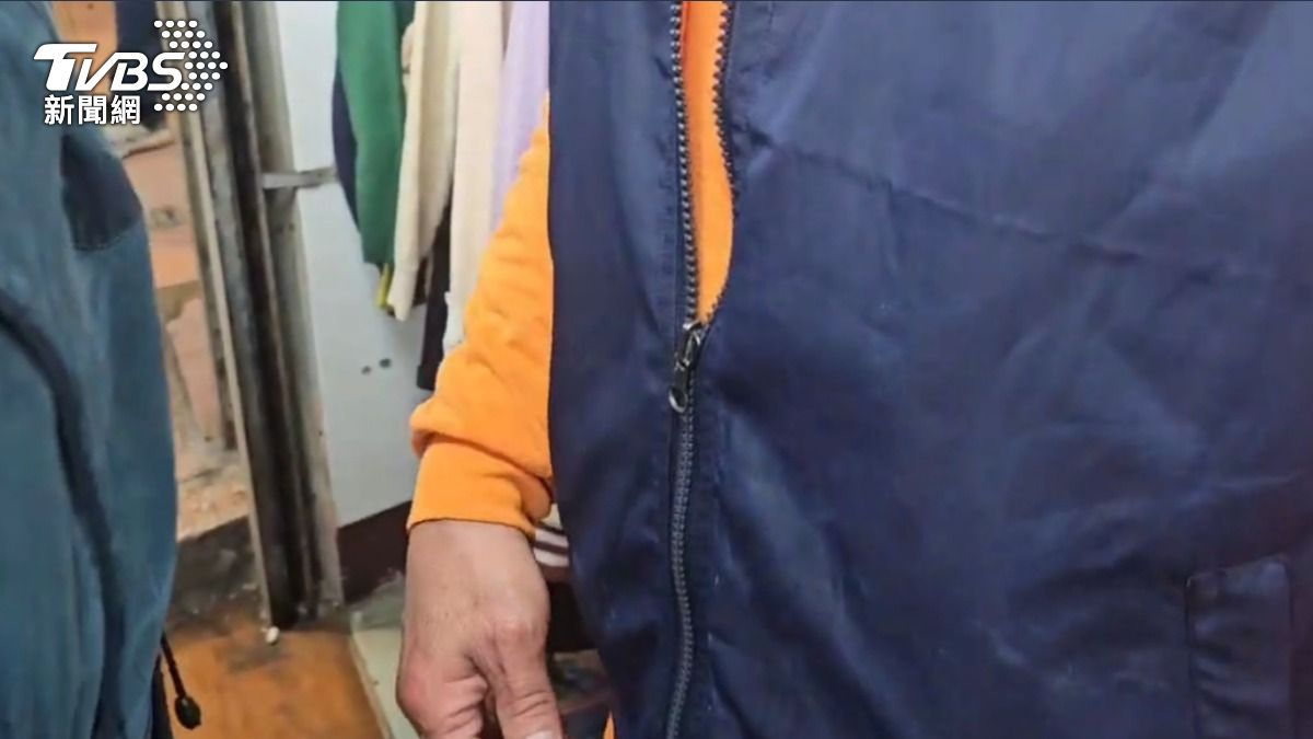 南苗市場男砍警!民眾捨身壓制 嚇喊:他緊握刀不放