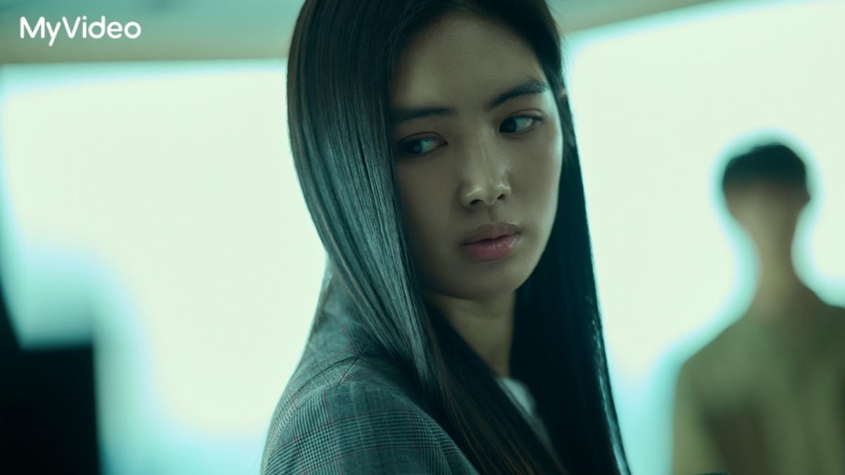 雷嘉汭挑戰外冷內熱的AI公司實習生。（圖／MyVideo提供）