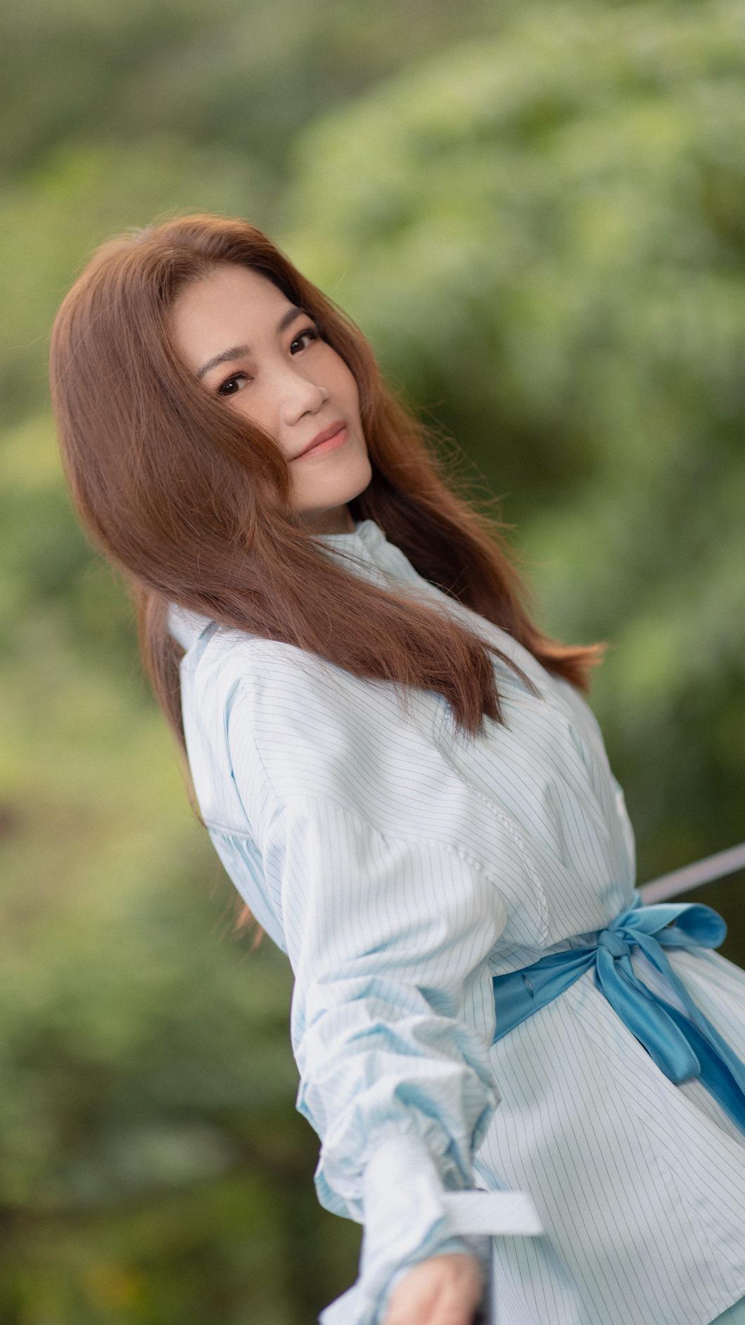 黃妃在新輯裡再展霸氣江湖風格。(圖/華特唱片提供)
