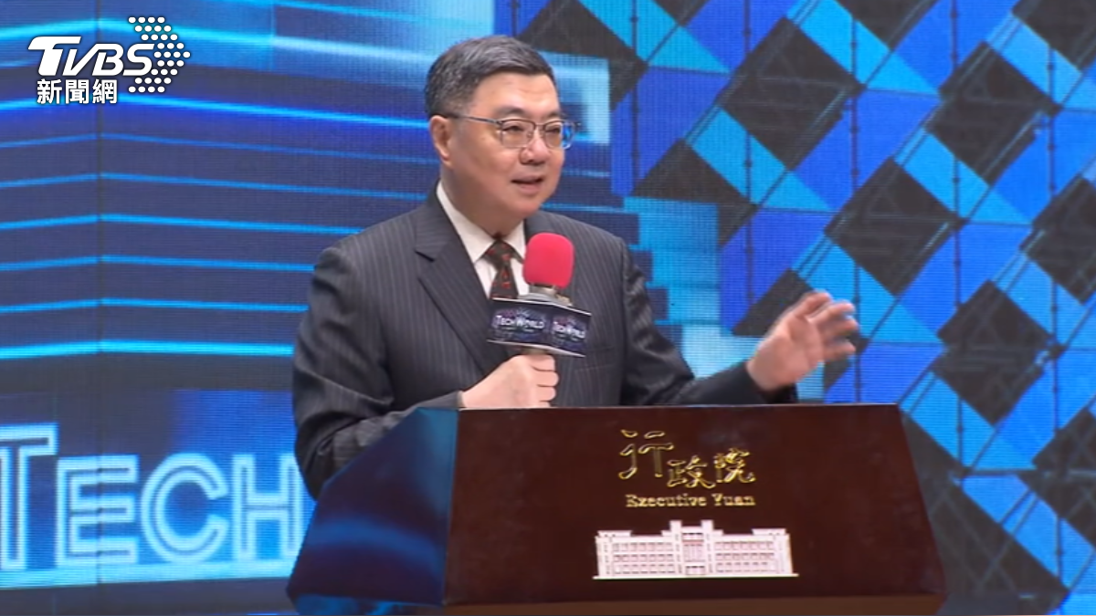 卓榮泰宣布大阪世博「台灣TECH WORLD館」將搬回嘉義燈會展出。(圖/TVBS)