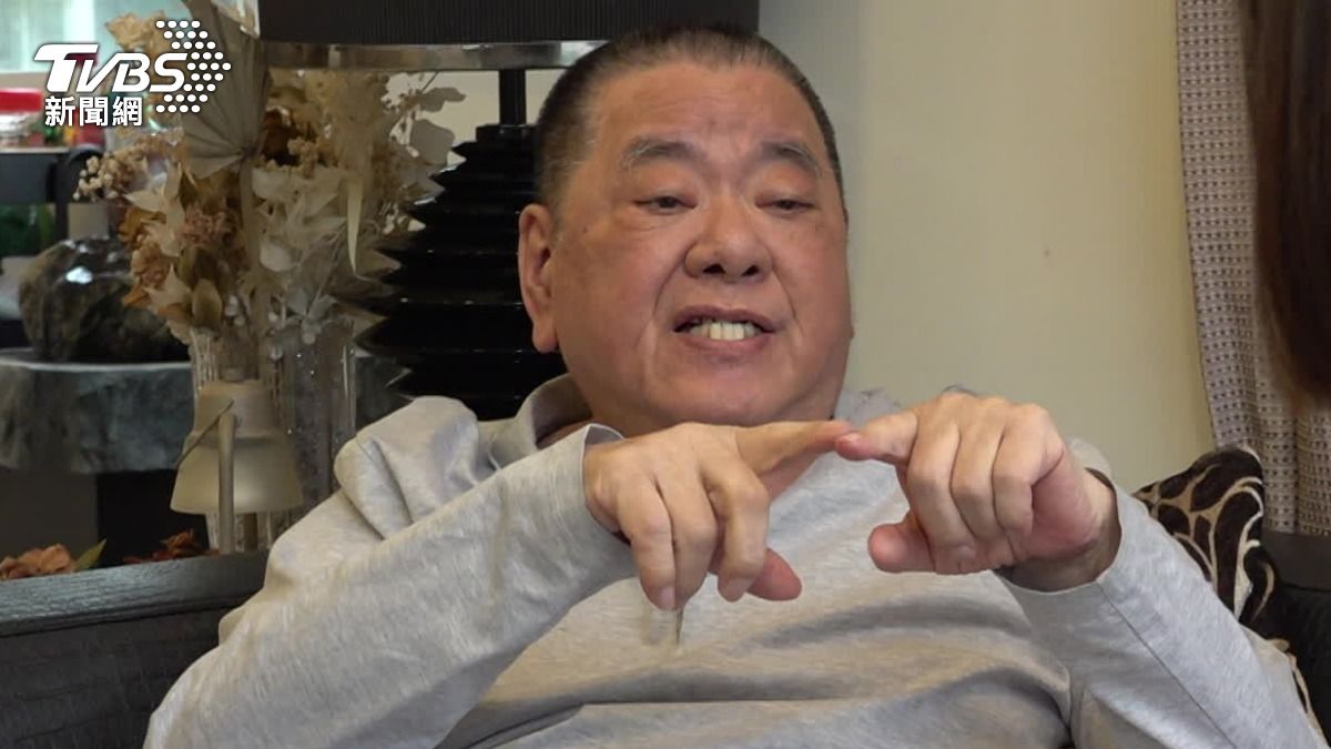 吳敦早年號稱竹聯幫鬼見愁，後因江南案入獄，出獄後成功轉型成影劇大亨。（圖／TVBS）