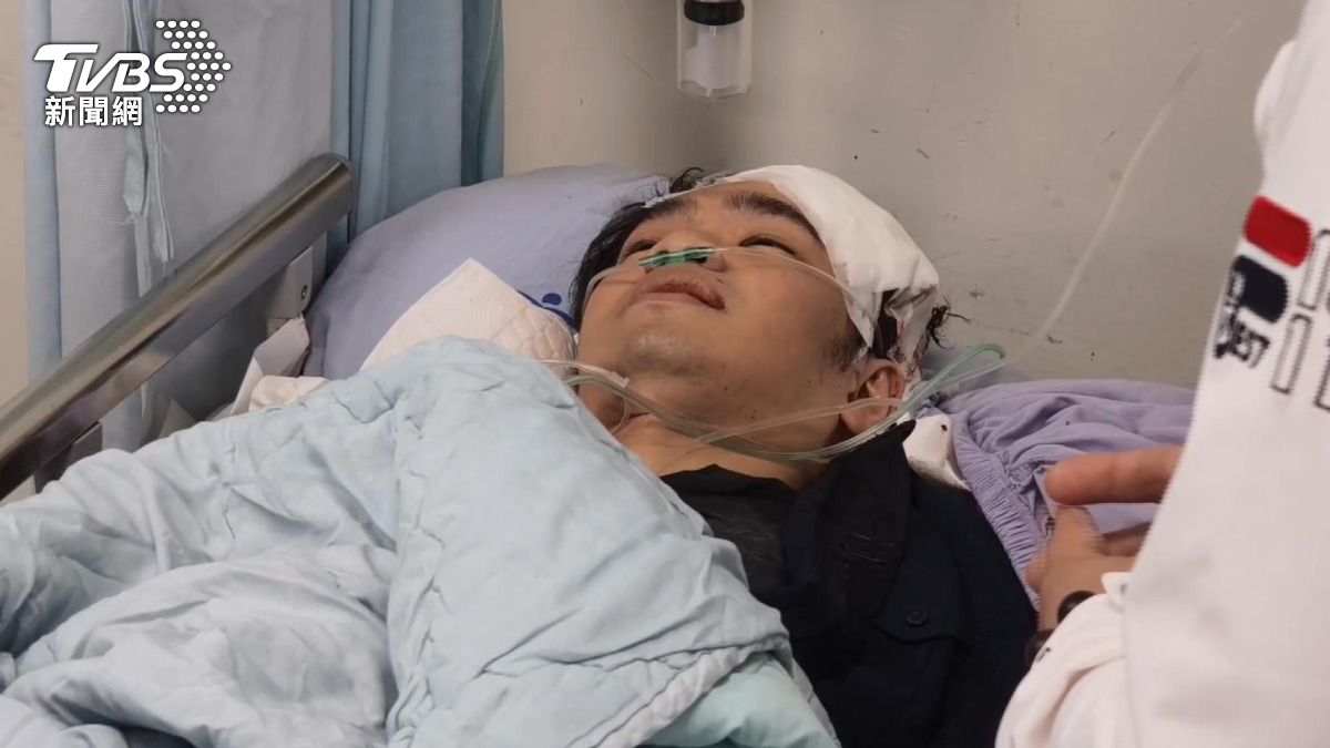 該名員警仍堅持在現場完成逮捕程序後,才前往醫院接受治療。(圖/警方提供)