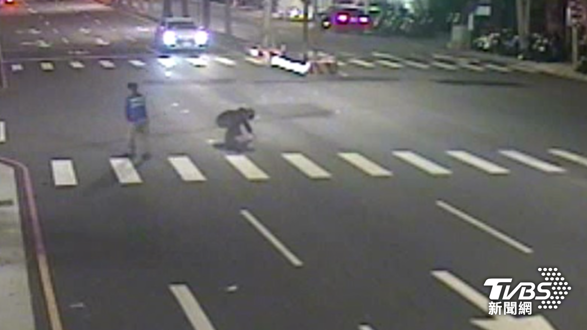 有片/台中男搭車50萬沿路飛了 4天後發現「只剩39萬」