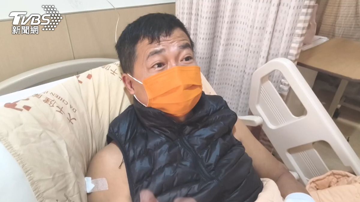 南苗市場濺血!男持刀砍警「顱骨破裂」 見義勇為民眾也中彈。(圖/警方提供)