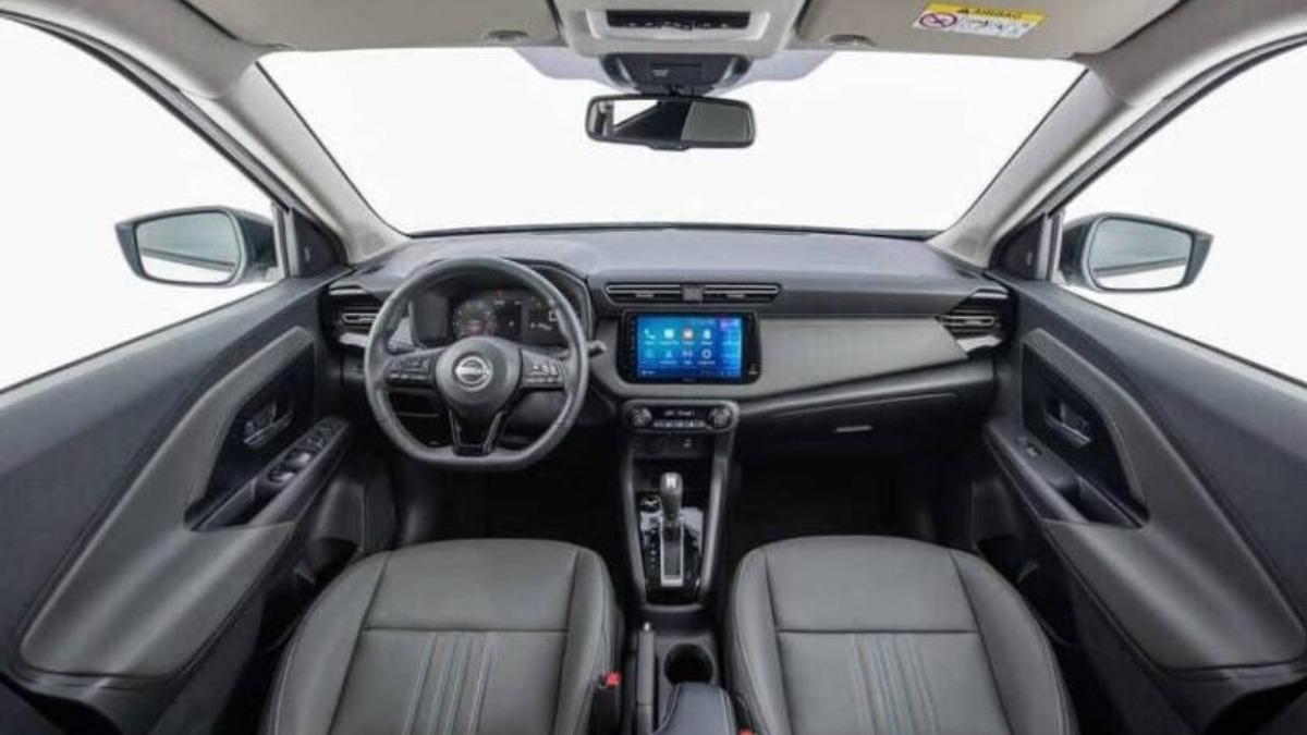 內裝升級為7吋數位儀表+9吋中控螢幕,支援無線Apple CarPlay/Android Auto。(圖/Nissan提供)