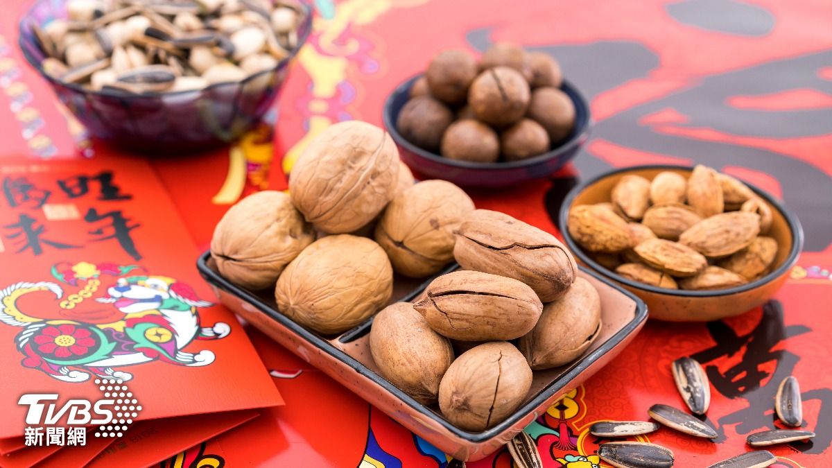 過年守歲靈魂配角!網友熱議10大春節必吃零食 甜鹹交織好滋味