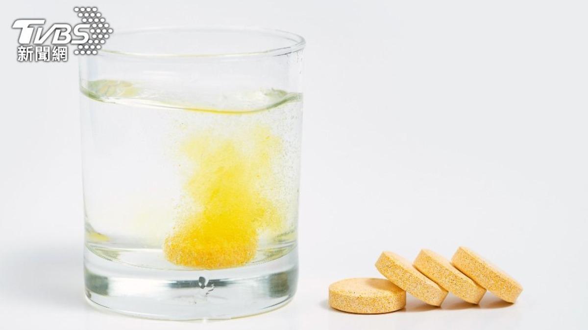 乾吞發泡錠!7旬翁「氣管炸出泡沫」送急診 險窒息亡