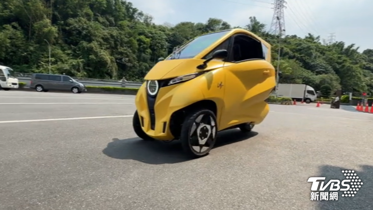 交通部擬開放「駕艙機車」，最快下半年合法領牌。（圖／TVBS）