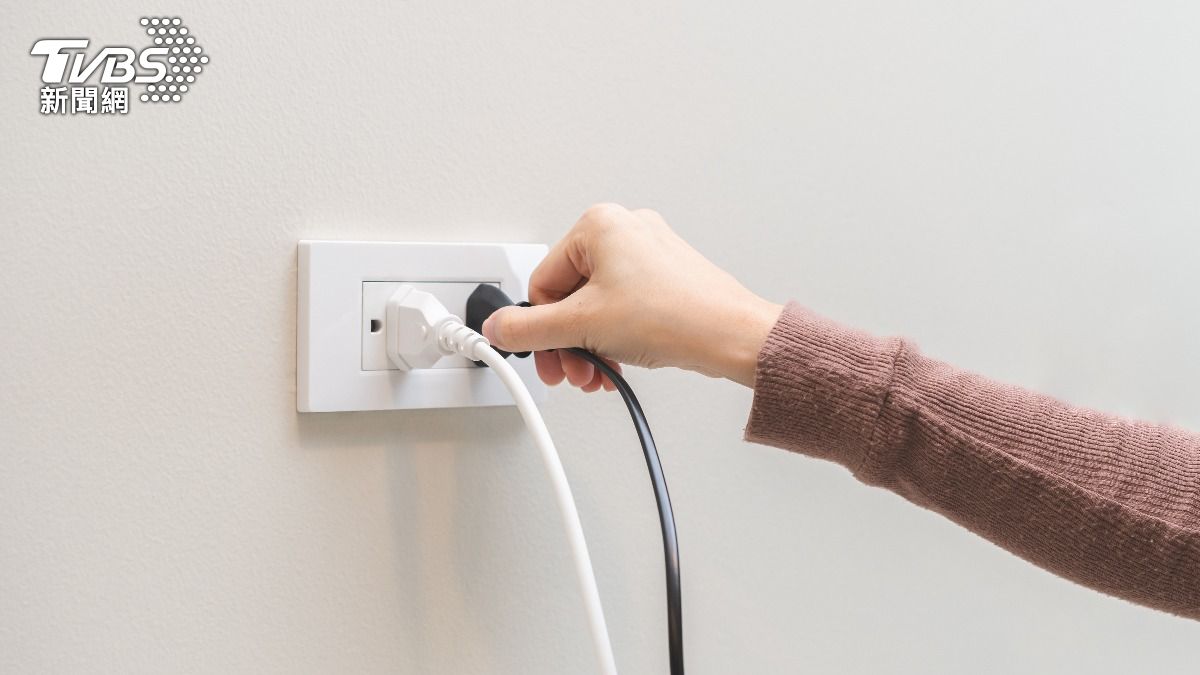 大掃除別漏了!台電點名「這些家電最危險」 插頭插座正確清潔法