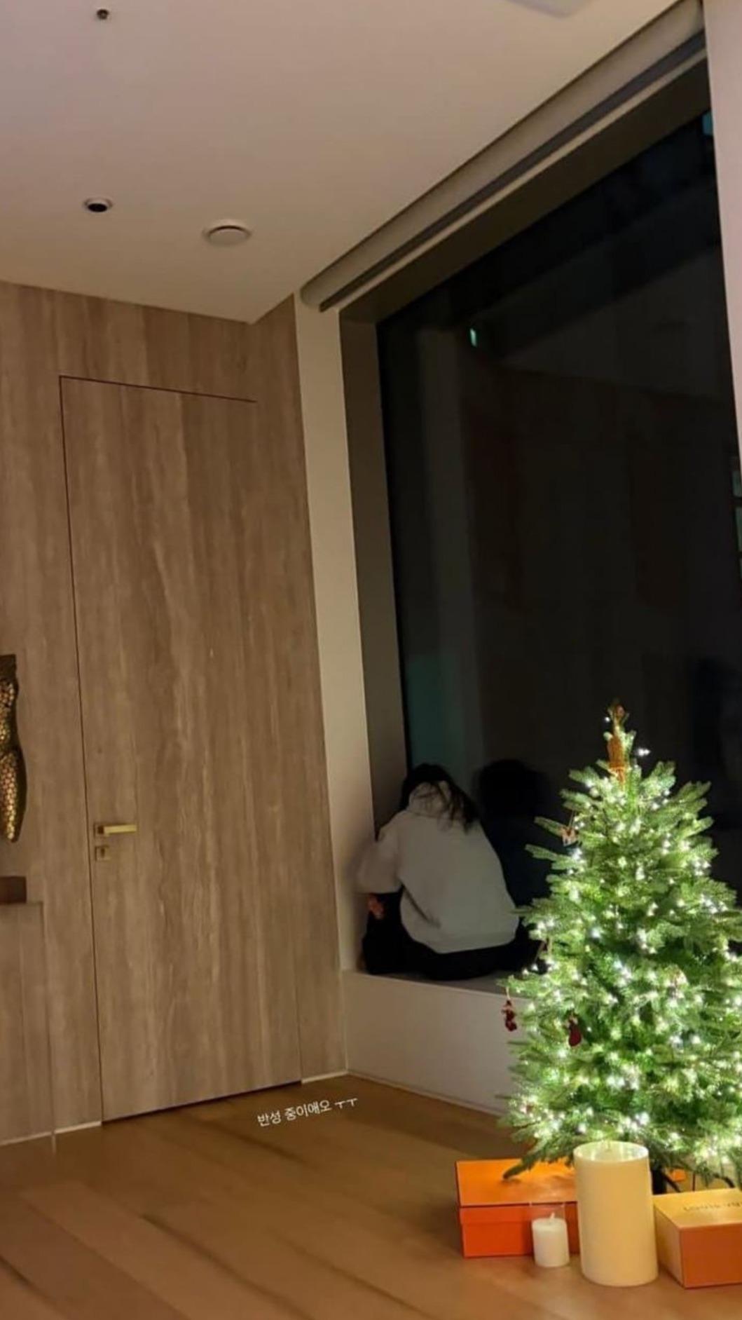崔美娜秀友人曝光她看節目後的反應,似乎有些低落。(圖/翻攝自IG)