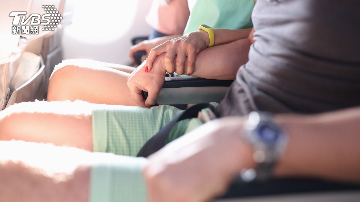 搭飛機時最可怕的莫過於遇到亂流。(示意圖/達志影像shutterstock)
