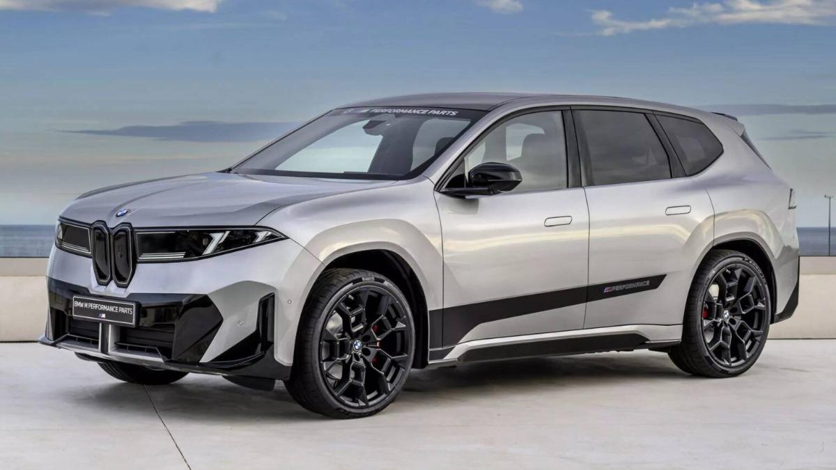 BMW在2022年因「座椅加熱要收訂閱費」引發全球車主反彈,最終迅速喊停。不過,這並不代表BMW放棄車載功能訂閱制的策略。(圖/BMW提供)