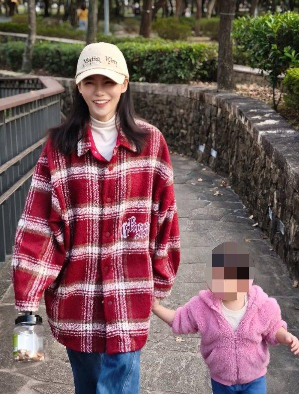 蘿莉塔熱愛分享育兒日常。(圖/翻攝自蘿莉塔IG)