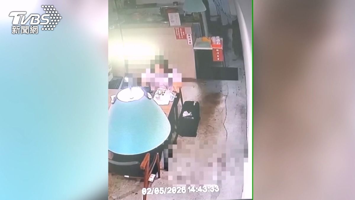 陌生女帶器材闖店抽血，業者遠端監控驚見急喊卡，衛生局要查了。(圖／TVBS)