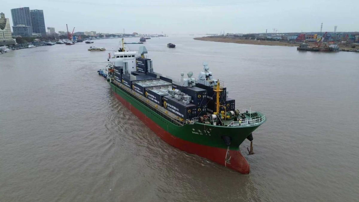 「中達79」離港航行引發關注,外界猜測可能進入關鍵的測試階段。(圖/翻攝自王臻明的軍事頻道臉書)