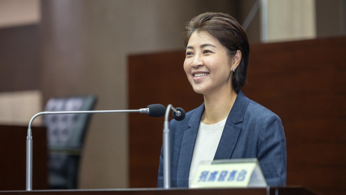 許淑華強調，若縣府補助長者健保費順利通過，預計最快4月1日起上路。（圖／南投縣政府提供）