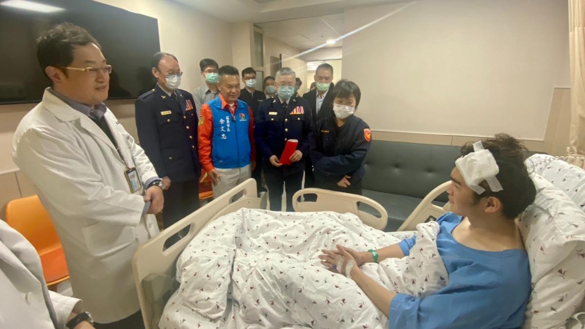 朱姓員警昨日下午轉至一般病房。(圖/翻攝自苗栗醫院臉書)