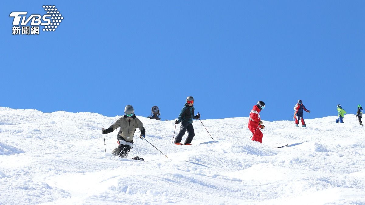 滑雪必看！日本雪靴挖寶天堂在「這裡」　百元價防水防滑效果好
