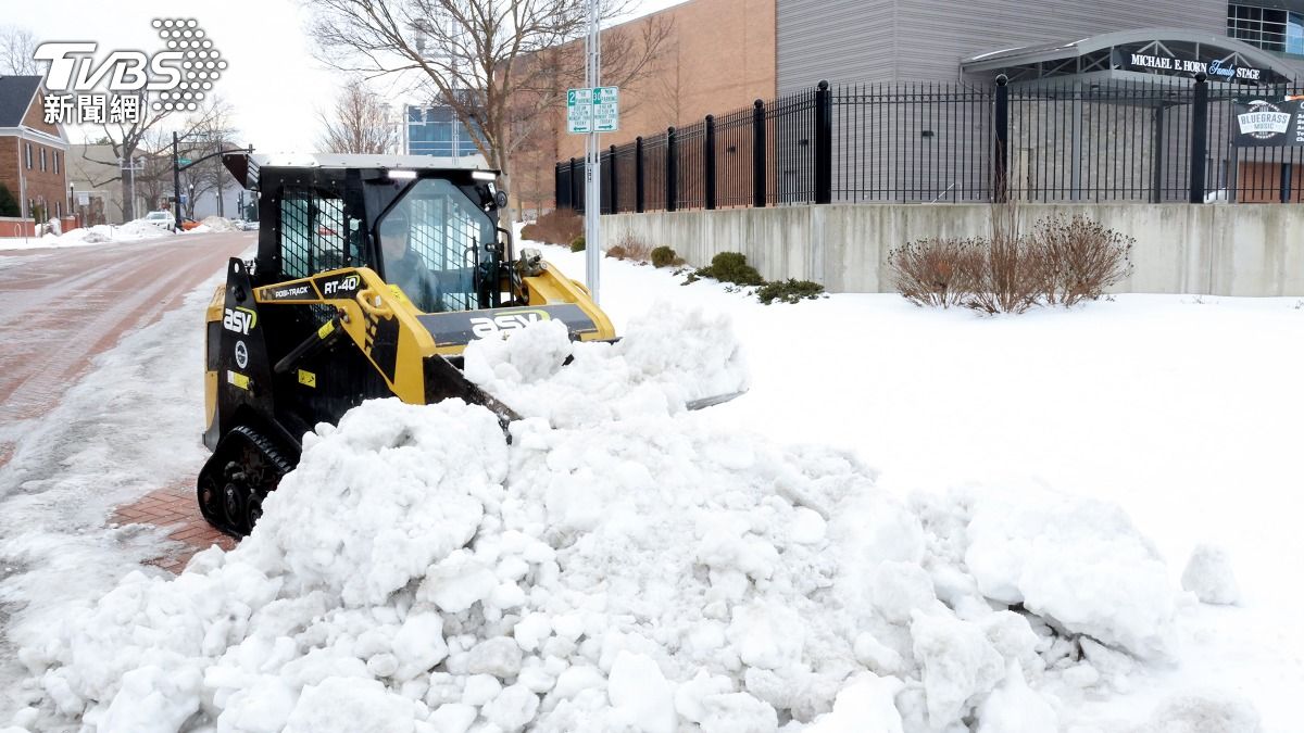 日本還在繼續降下大雪,從一月底以來已經造成45人死亡。(示意圖/達志影像美聯社)