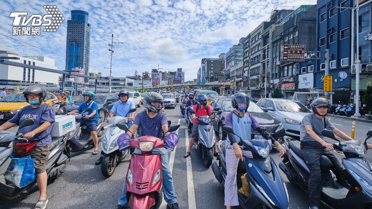蝦皮竟然能買機車?全網驚呆朝聖 連官方小編都好奇這件事