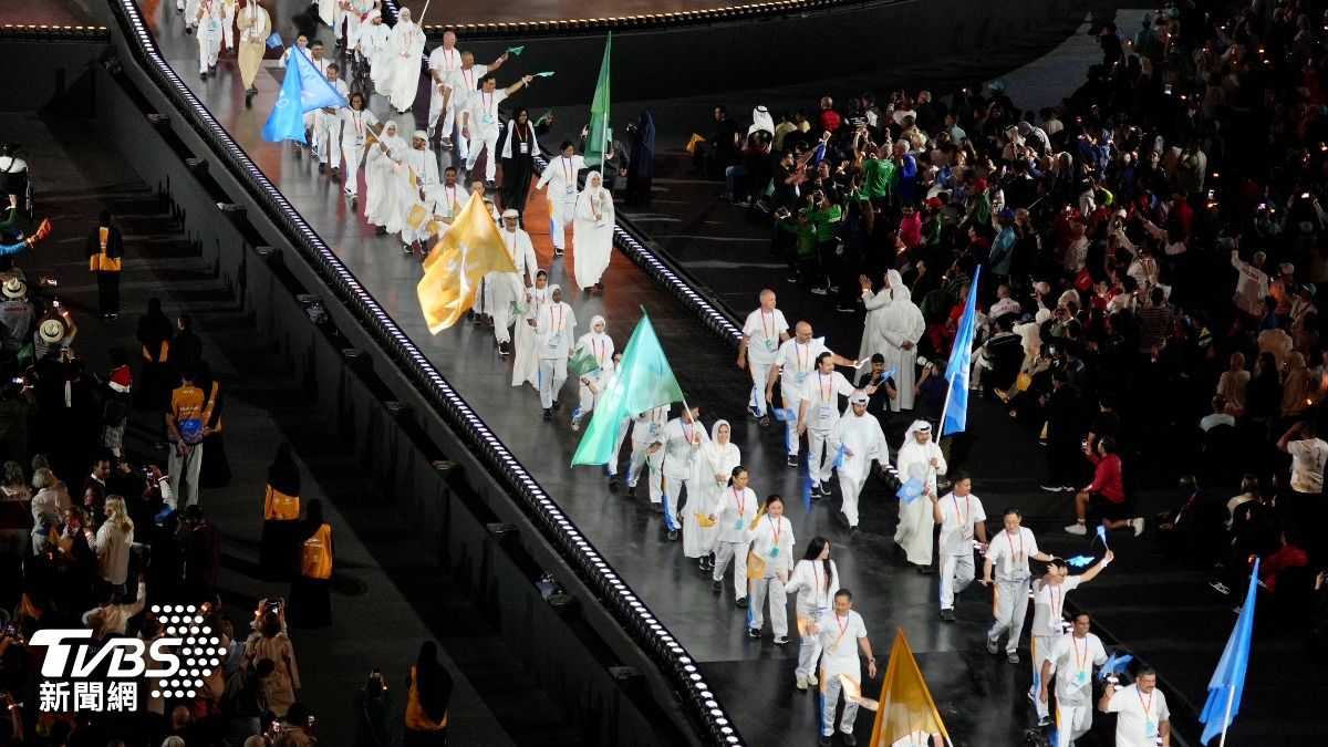 2026世壯運在阿布達比舉辦,各國選手列隊出場。(圖/區國強攝)