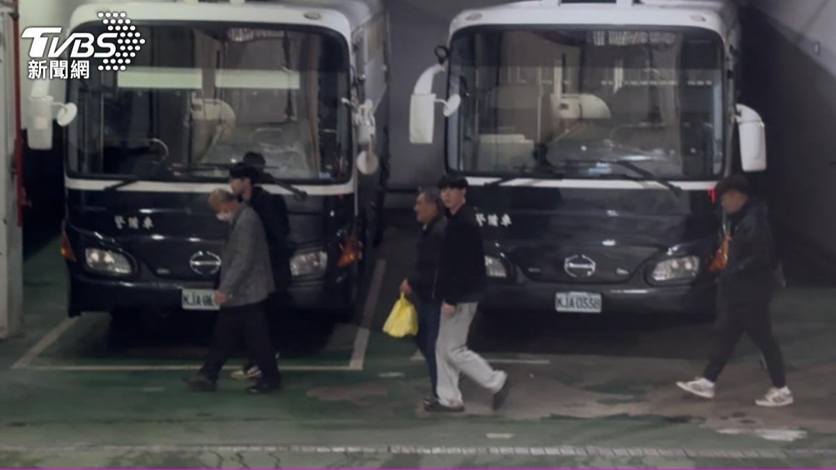 新店山區遭堆放「逾200公噸家庭廢棄物」 北院羈押禁見2人