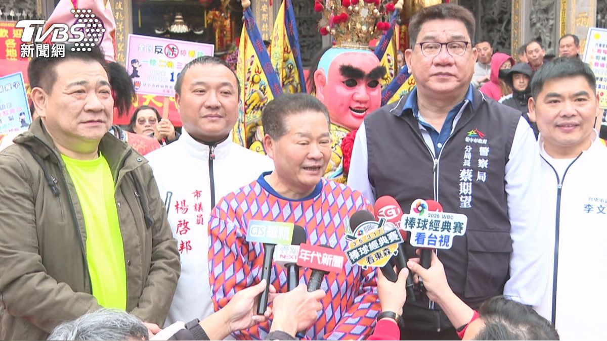 王彩樺白雲站台反詐 顏清標避談政治。(圖/TVBS)