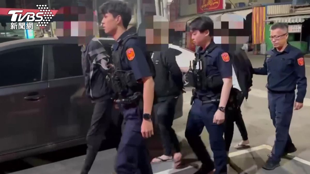 警方拘提多人到案。(圖/TVBS)