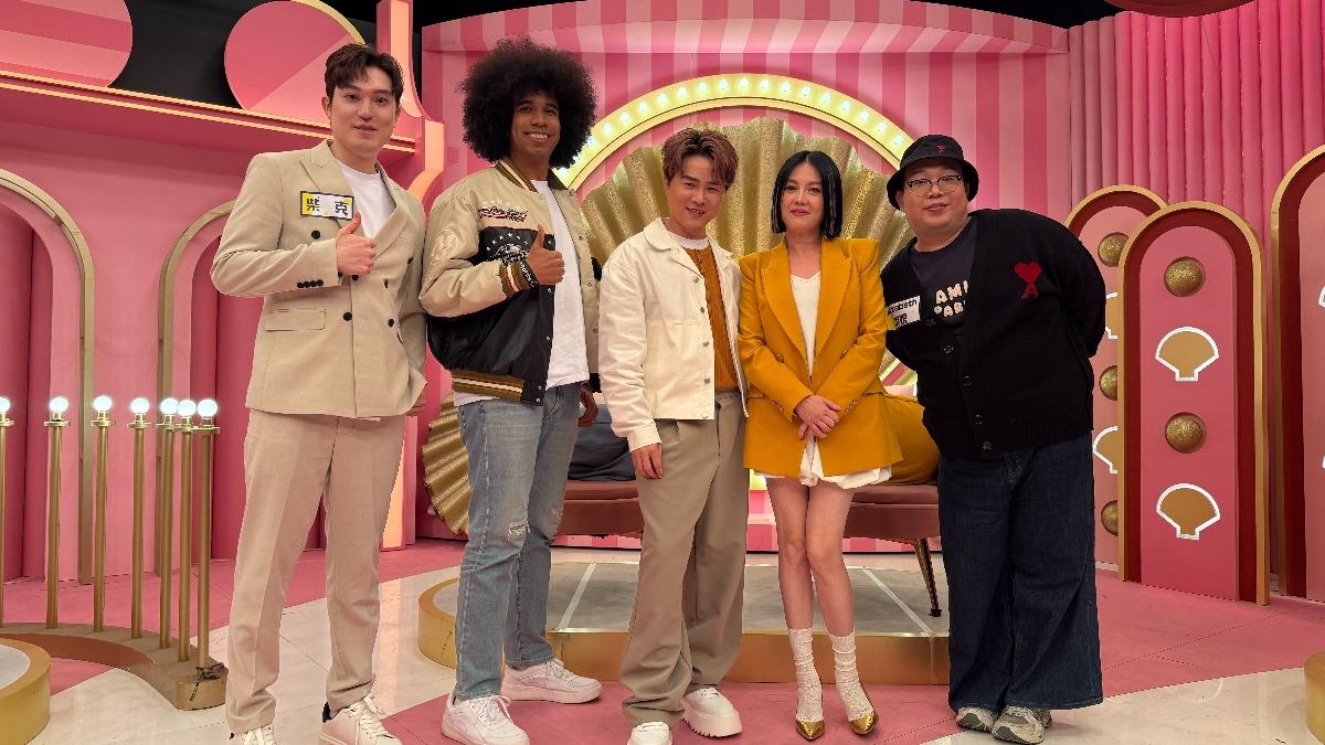 柴克、華安祖、陳孟賢、苗可麗與娘娘進棚錄影。(圖/三立提供)