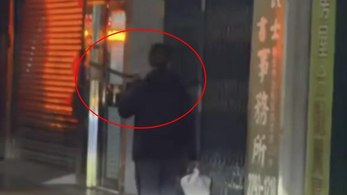 動機曝!五股男欠錢「酒後壯膽」持刀搶超商 狂喊:不會殺你們