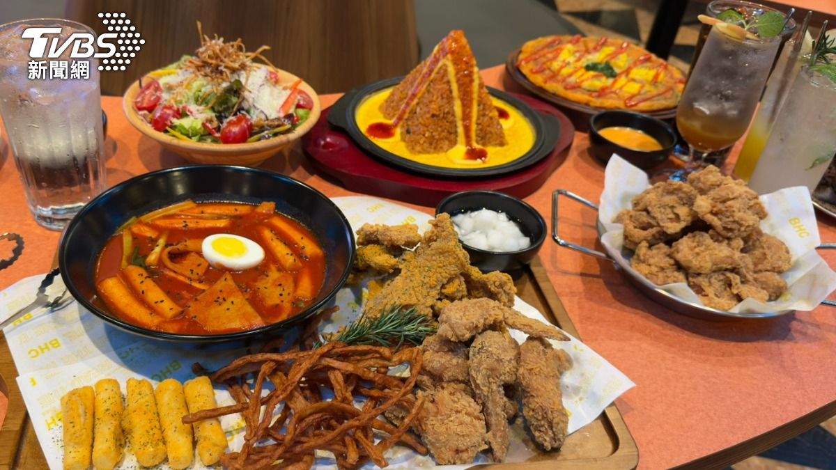 BHC炸雞規劃可快速點餐的四人、六人套餐。(圖/陳昫蓁攝)