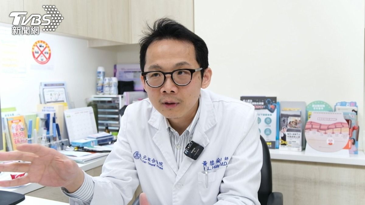 藍光不只害失眠！醫示警：睡前滑手機下場慘　罹「這疾病」風險增67%　(圖／ＴＶＢＳ)