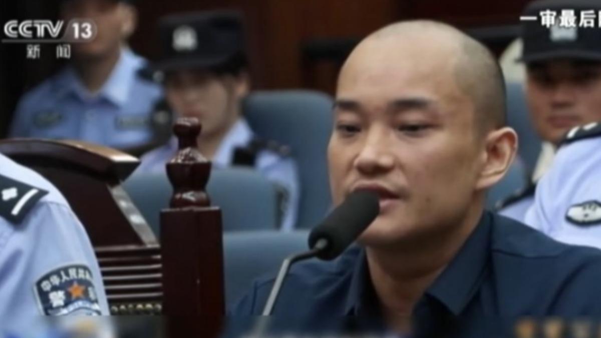 曾經囂張不可一世的白應蒼低頭認錯。(圖/大陸央視)