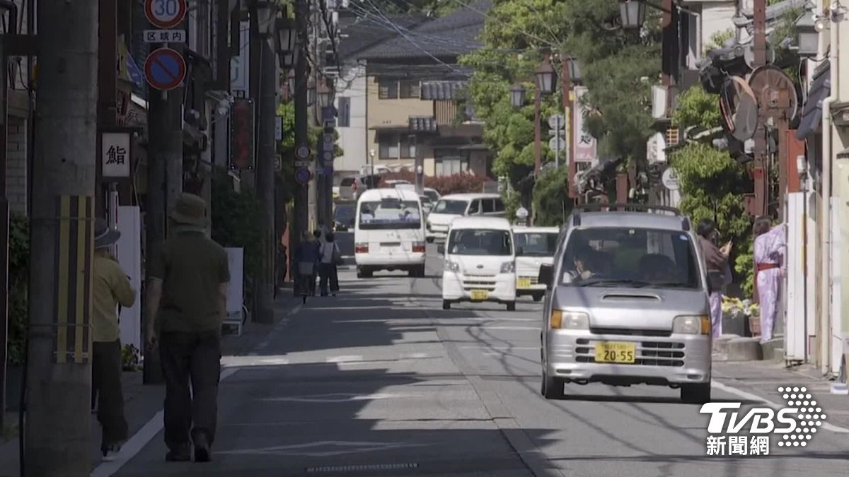 民眾日本自駕車禍務必報警。(圖/TVBS)