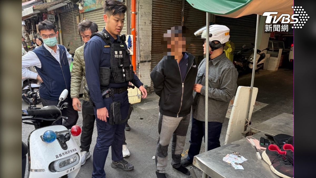 快訊／離譜！機車沒熄火待命　嘉義男銀樓假買金真搶劫