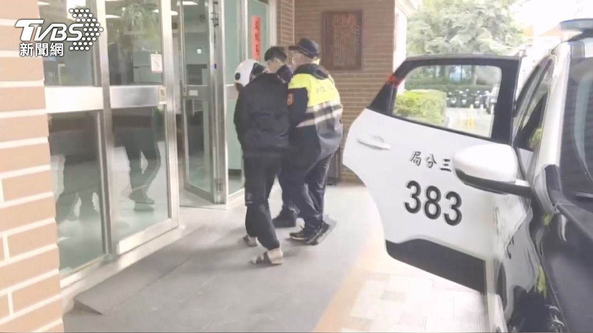 深夜砸車洩憤!台中賓士慘遭破壞剪毀容 兇手隔日落網了。(圖/TVBS)