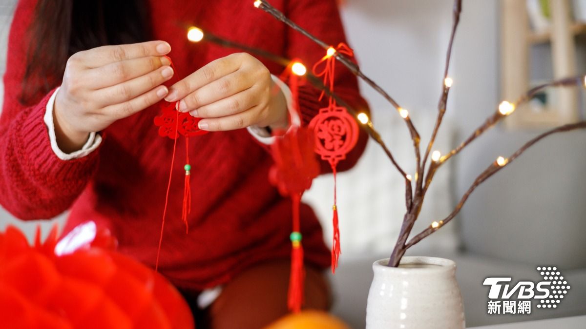過年穿衣禁忌!「3生肖」穿紅色恐破財 改這色吸好運