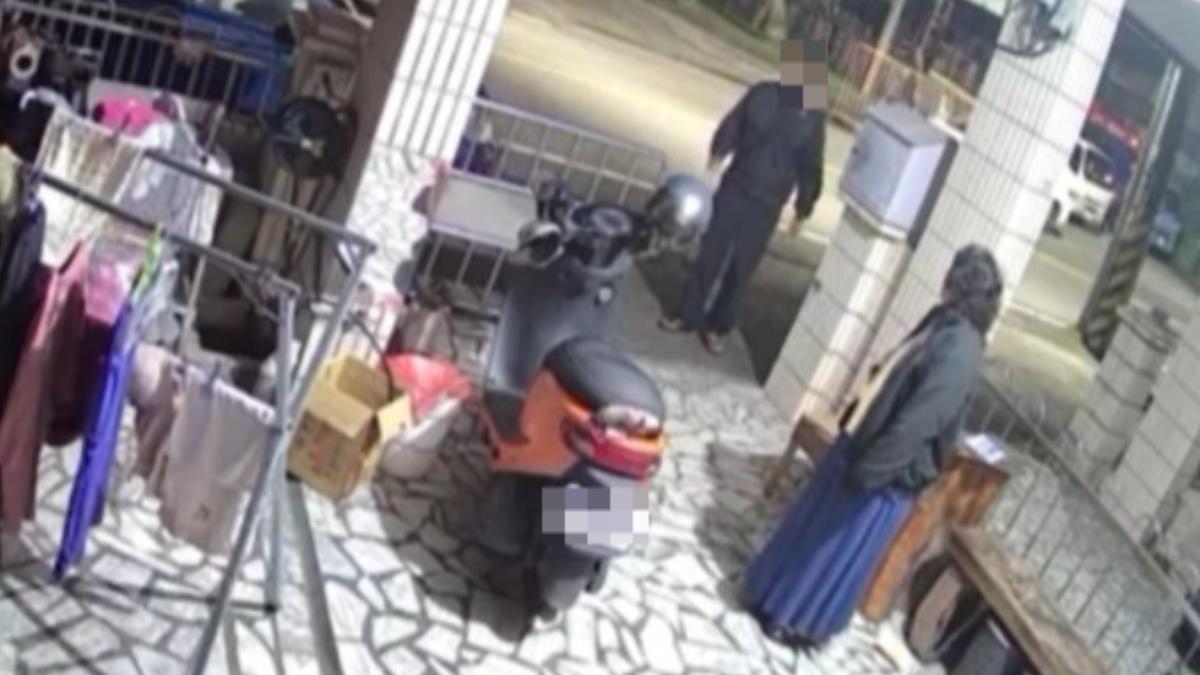 黑衣男子上門問路,熱心夫妻不僅載他去轉運站,還給了1000元車資。(圖/當事人提供)