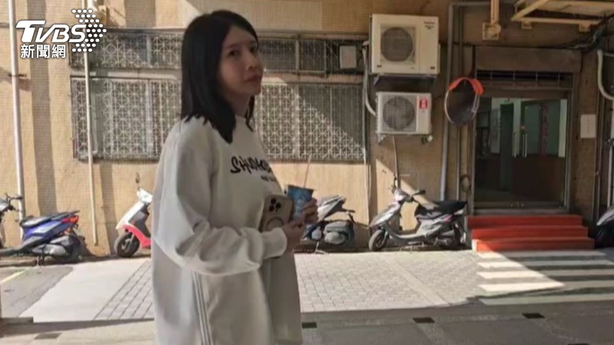 翁子涵現身新北地院,與蔡語芯家屬調解破局。(圖/TVBS)