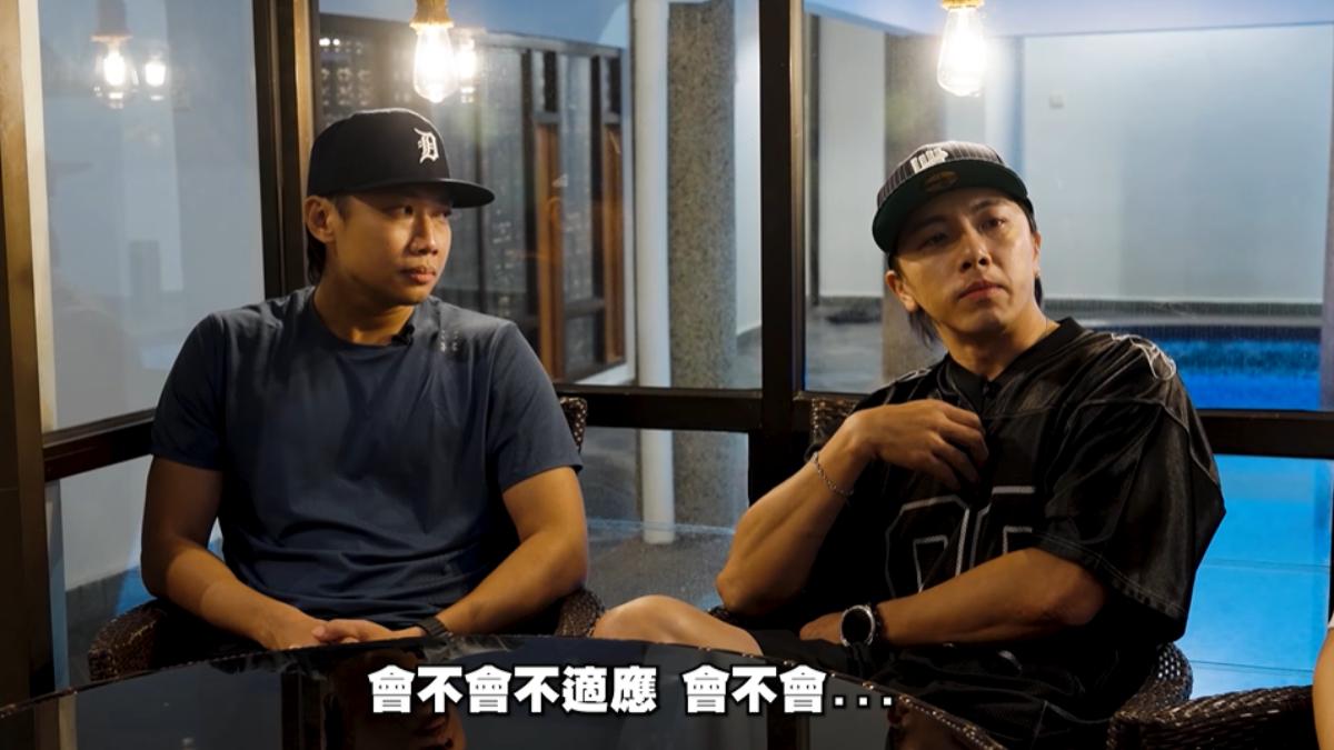 坤達坦言在錄影前,擔心會不會不適應。(圖/翻攝自《又離題了》YT頻道)